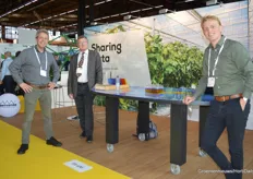 Egon Janssen, Koen Smekens and Rick Gitzels (TNO). On the table the showed the different climate zones all over the world, to explain that also different types of greenhouses are needed.